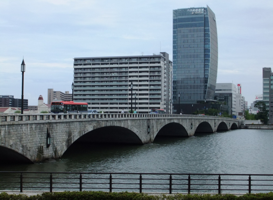 萬代橋
